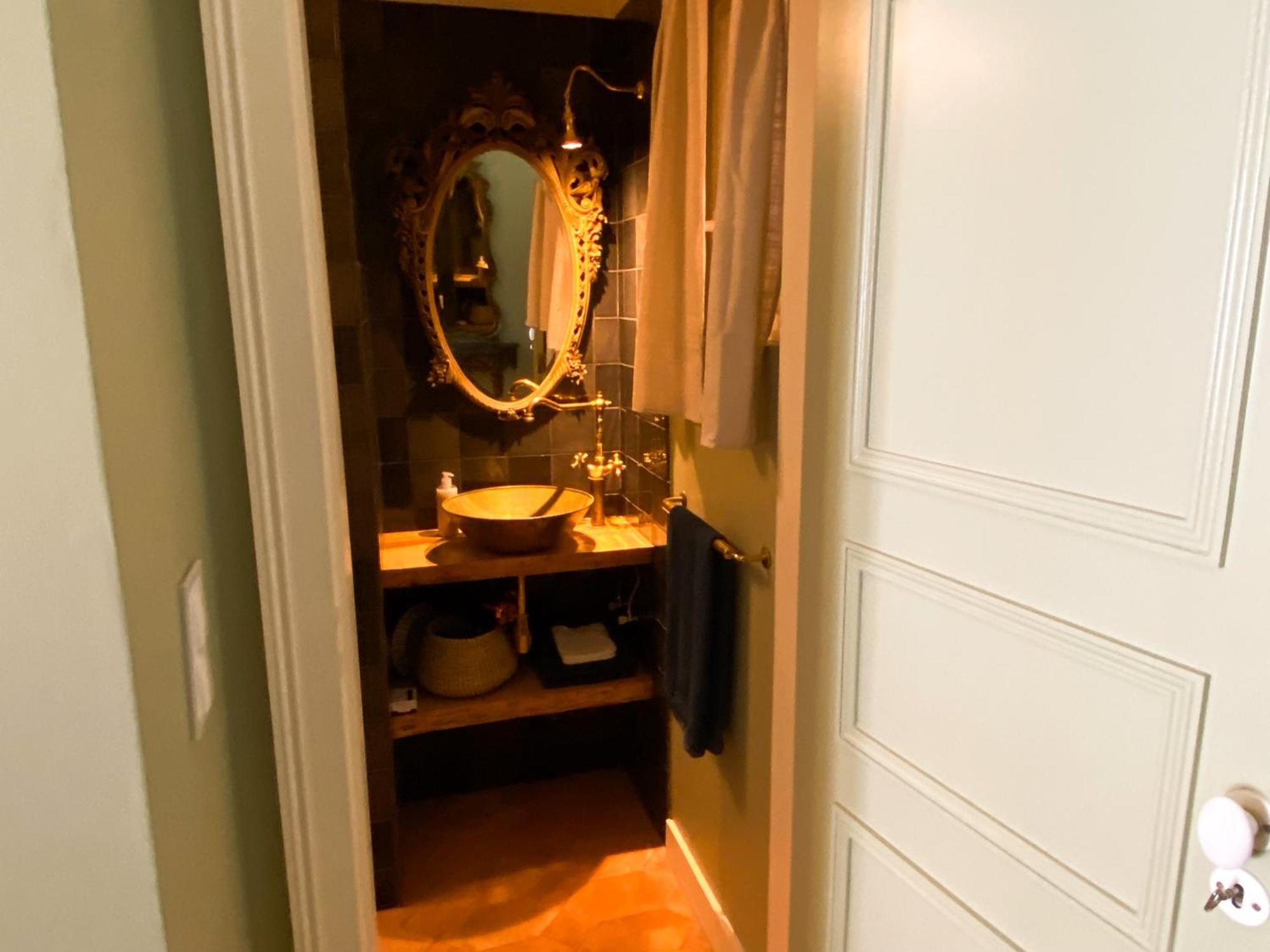 Modern Belle Epoque Apartment *